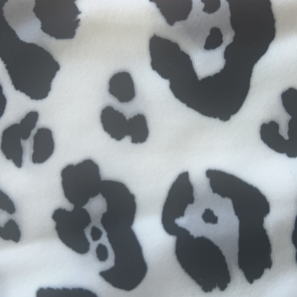 NWT 🧘🏼♀️Fabletics Lola Low Impact Sports Bra 🧘🏼♀️ - Picture 4 of 8